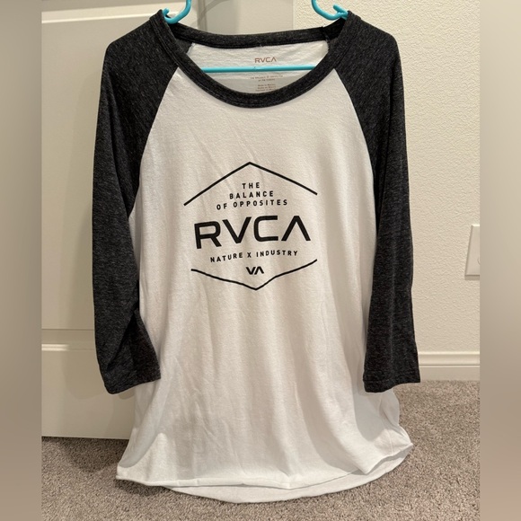 RVCA raglan style baseball tee. Size XL - Picture 1 of 5